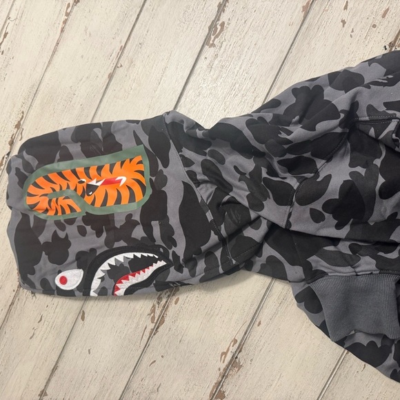 Bape Full Face Zip Shark Jacket Gray Camo ABC Men’s Large - Picture 6 of 9